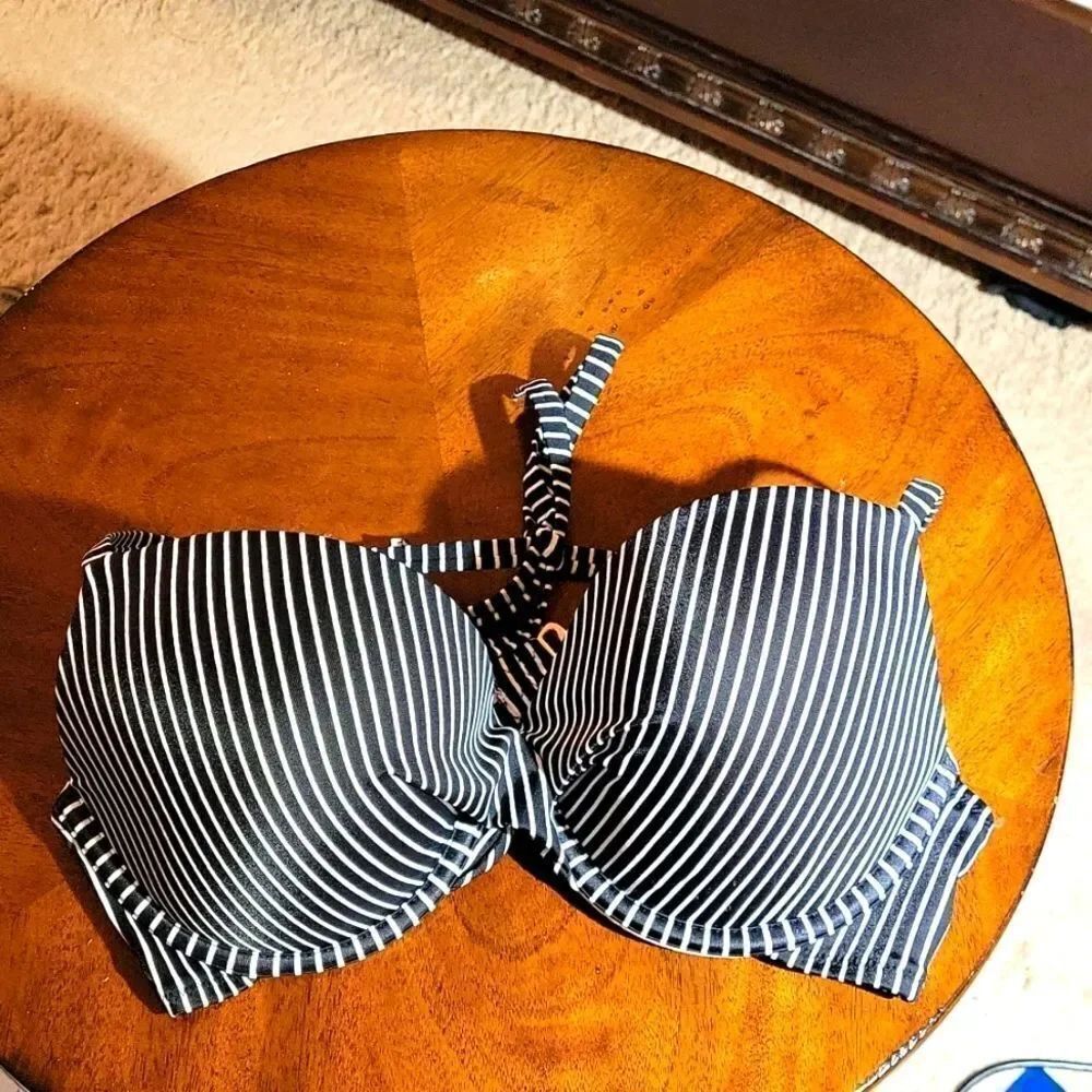 BRAND NEW SHADE&SHORE BLACK & WHITE STRIPE BIKINI TOP